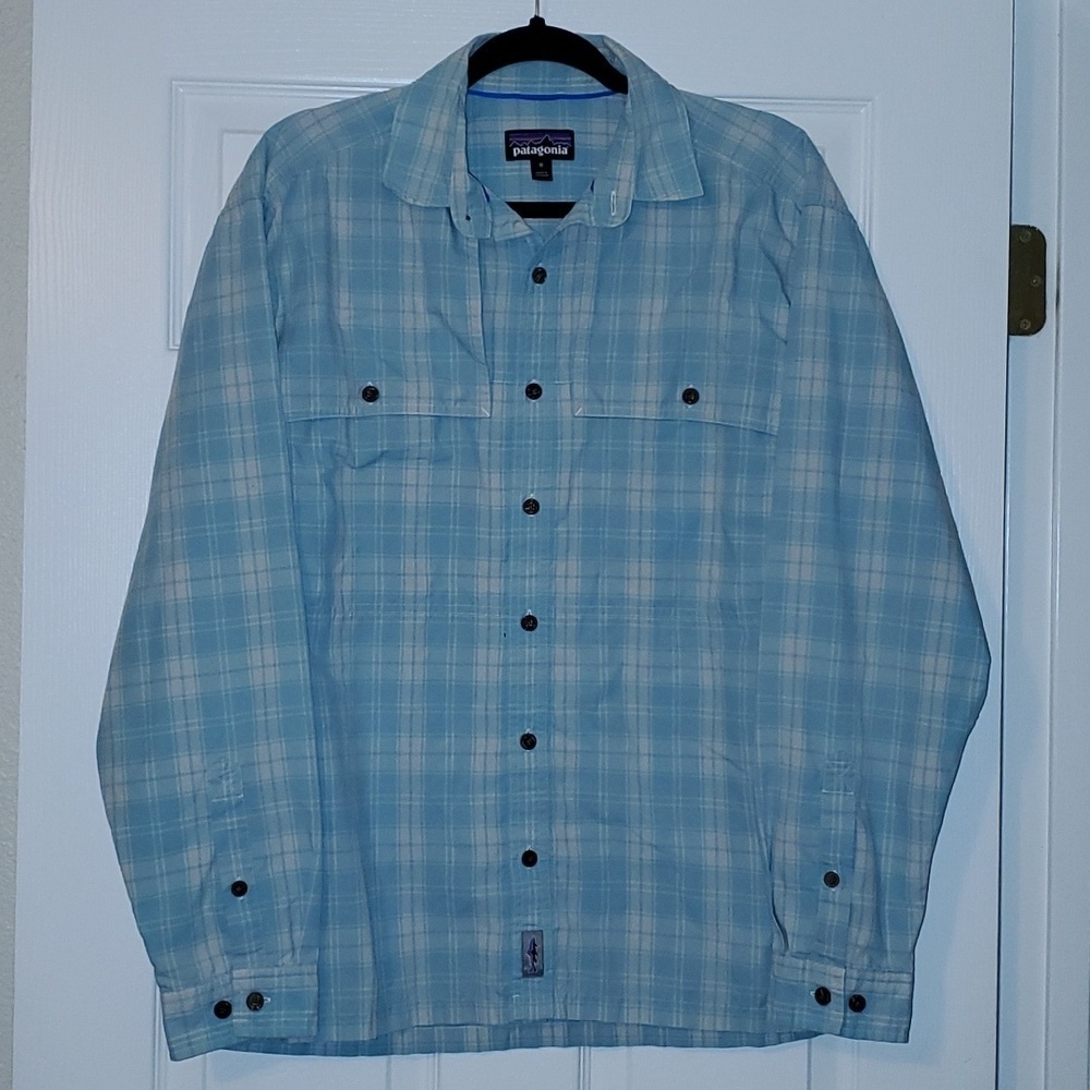Patagonia Women's Plaid Button Down Size Medium